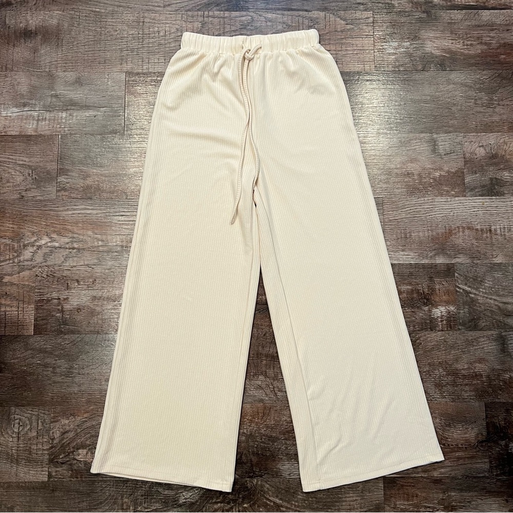 Cider Cream Colored Lightweight Wide Leg Cropped Pants Size XS